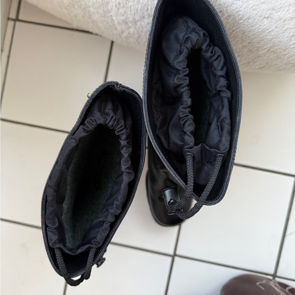 L.L Bean Black Leather Boots - Picture 2 of 4